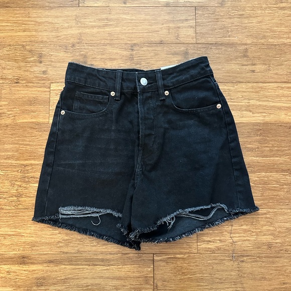 H&M Pants - H&M Black Jean Shorts Size 2 NWT